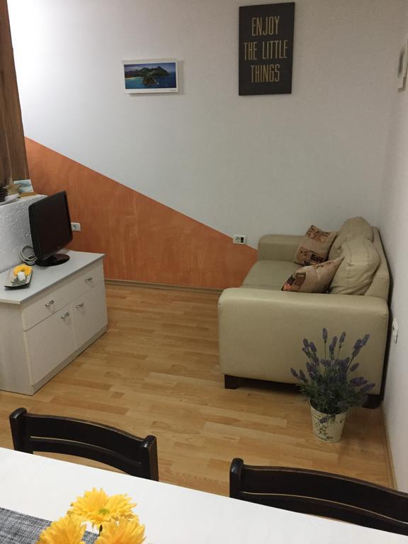 Apartment Retro III Koper Bagian luar foto
