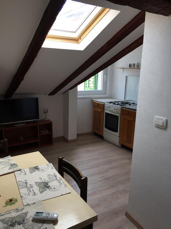 Apartment Retro III Koper Bagian luar foto